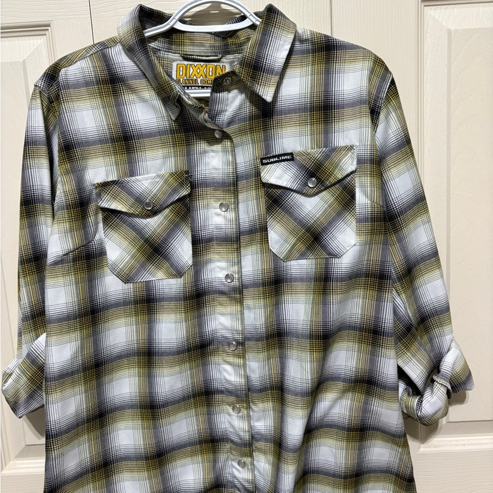 DIXXON Women’s Green and Black Plaid Button Down Shirt